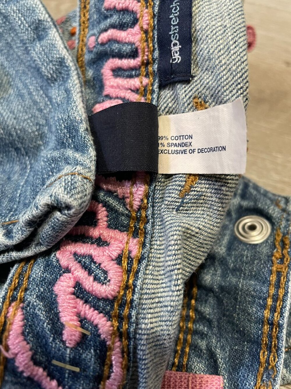 Embroidered Jeans - Picture 4 of 10